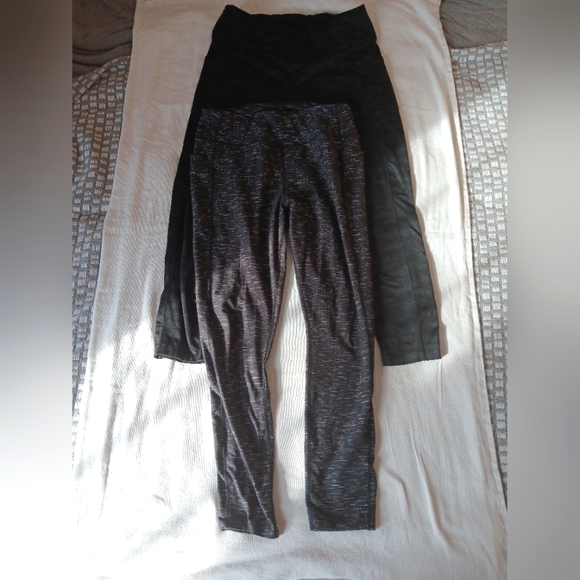 2 PC Bundle - Women's Leggings, Full Length, Black with white, size XL (GUC) - Picture 2 of 3